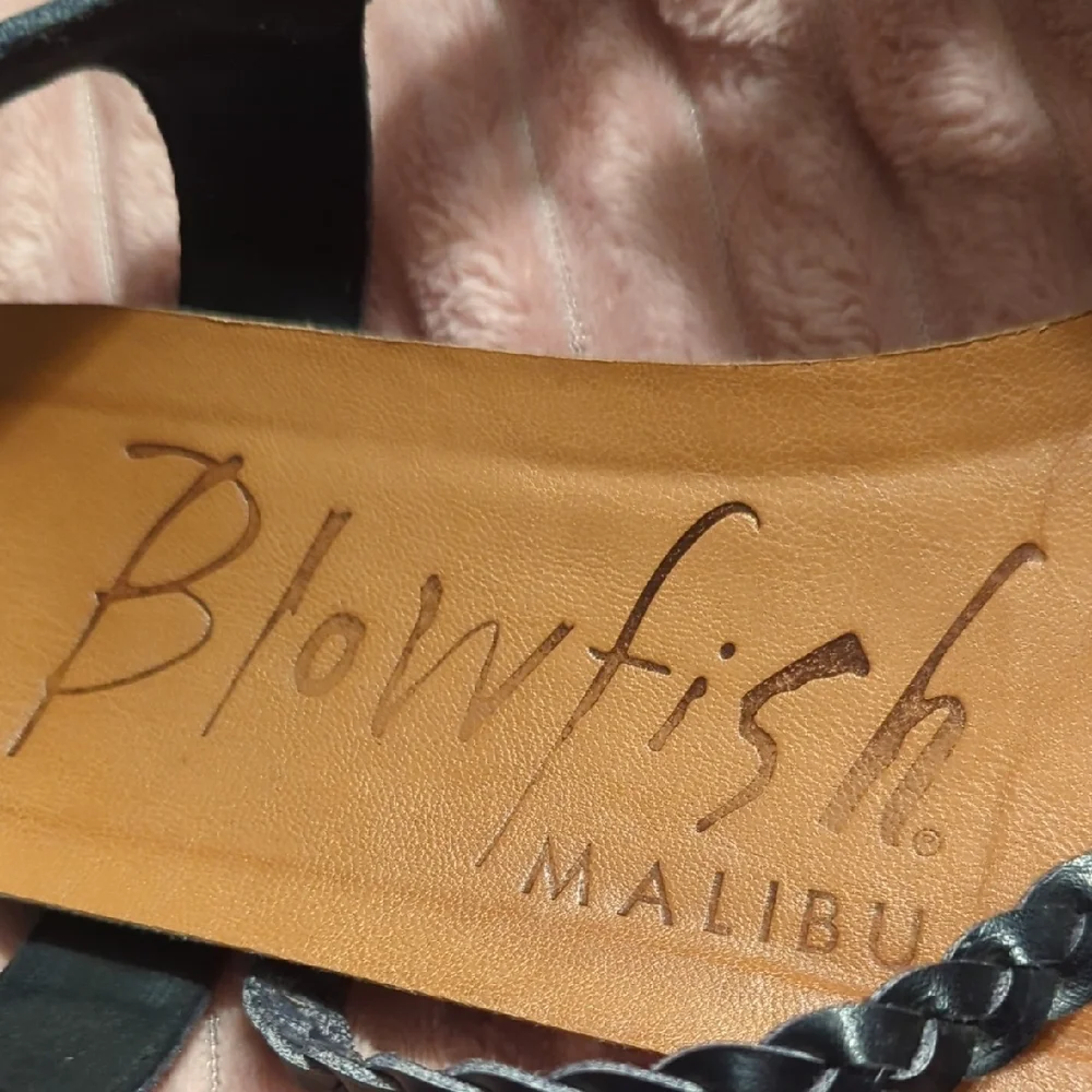 Blowfish Women's Black Sandals - Picture 2 of 10